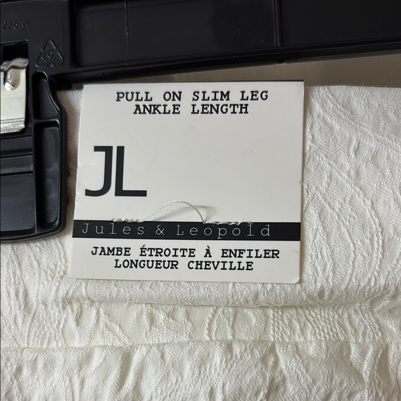 Jules & Leopold White Cropped Pants Ankle Length - Picture 3 of 5